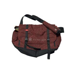 Victorinox Seefeld Weekender Travel Messanger Bag Dark Red